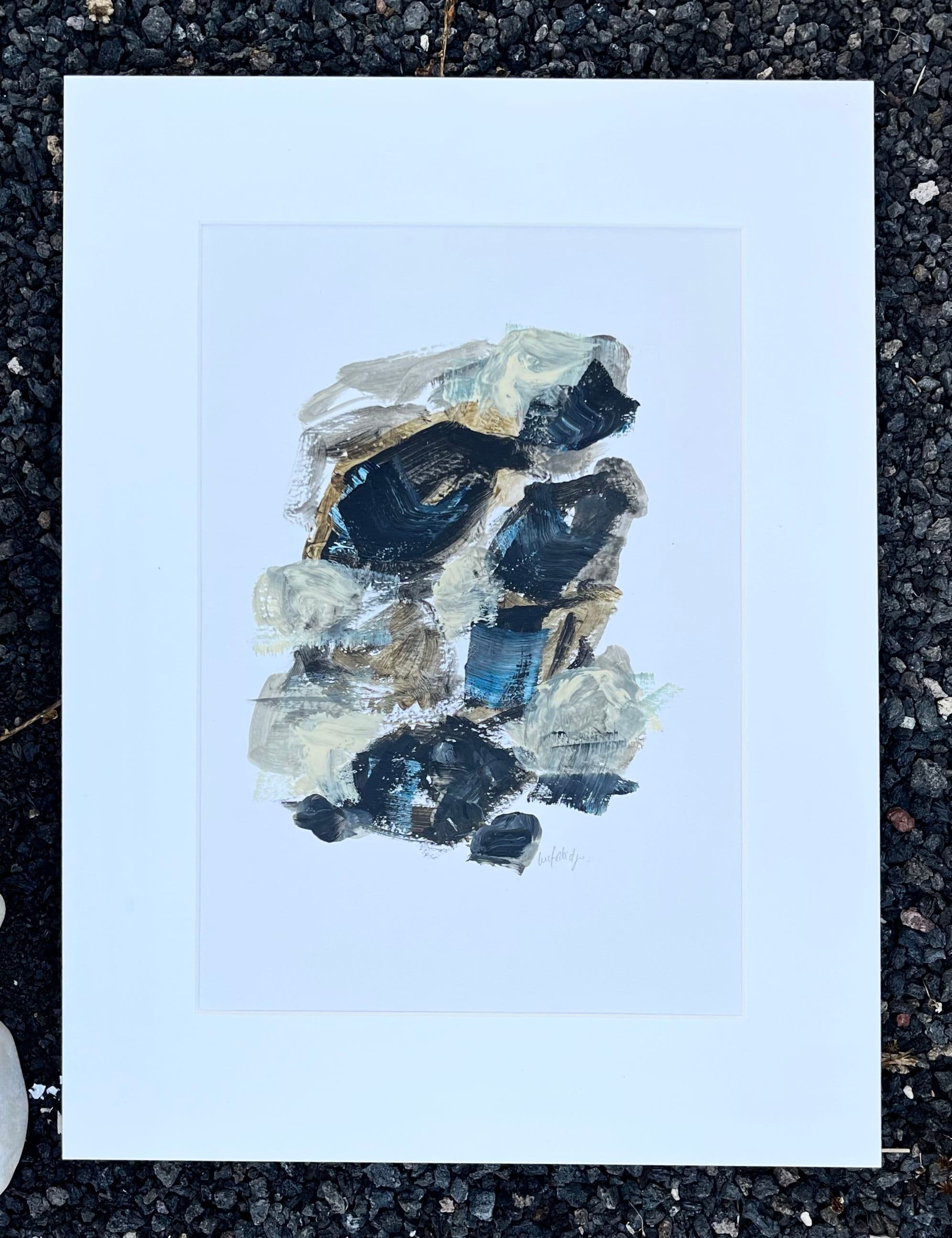 obra de arte de piedras sobre fondo de rofe